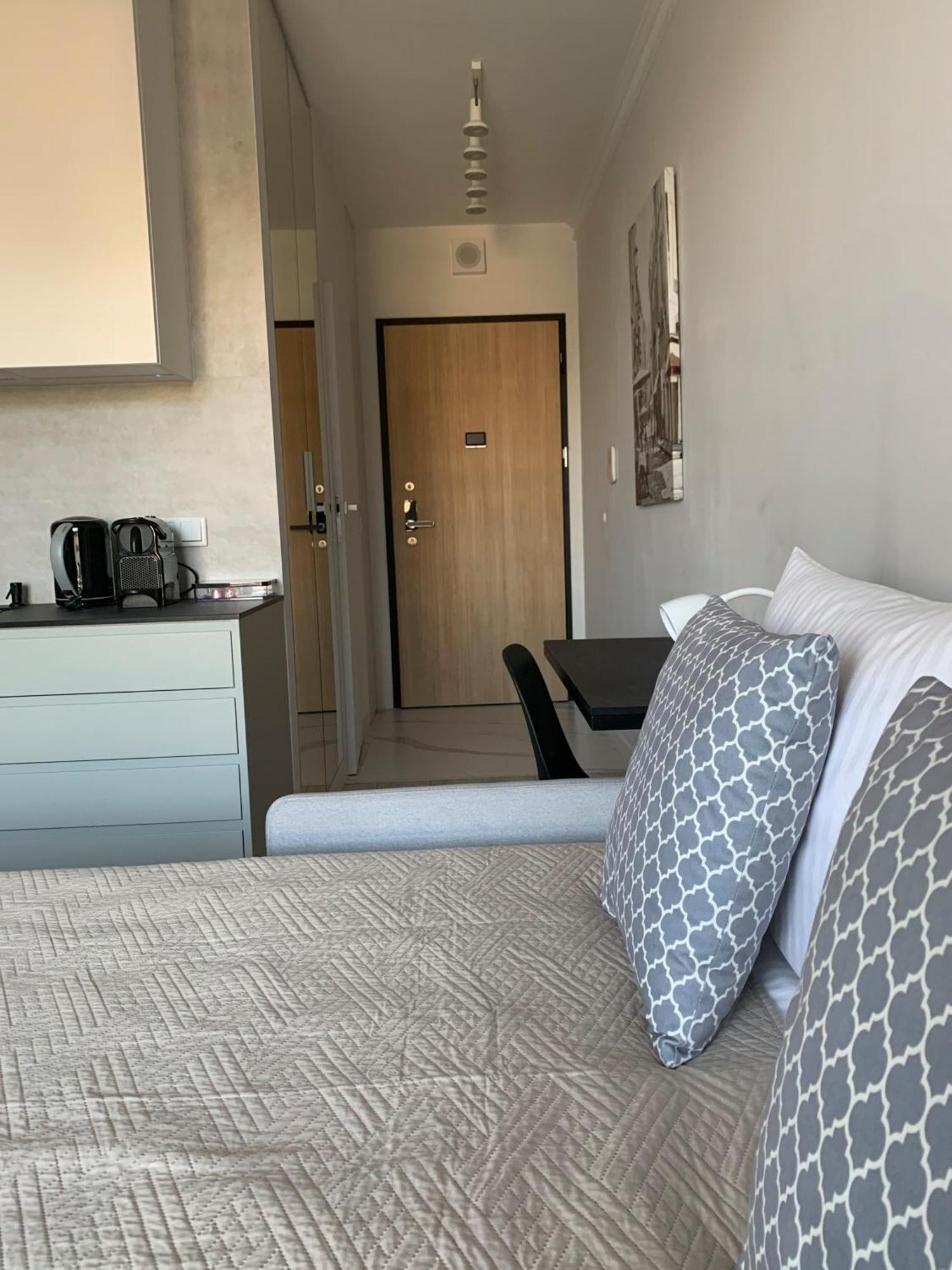Warsaw Home Suites Екстериор снимка